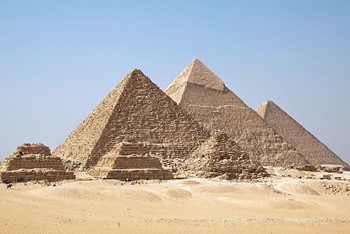 Cairo | Egyptian Museum & Giza Pyramids photo